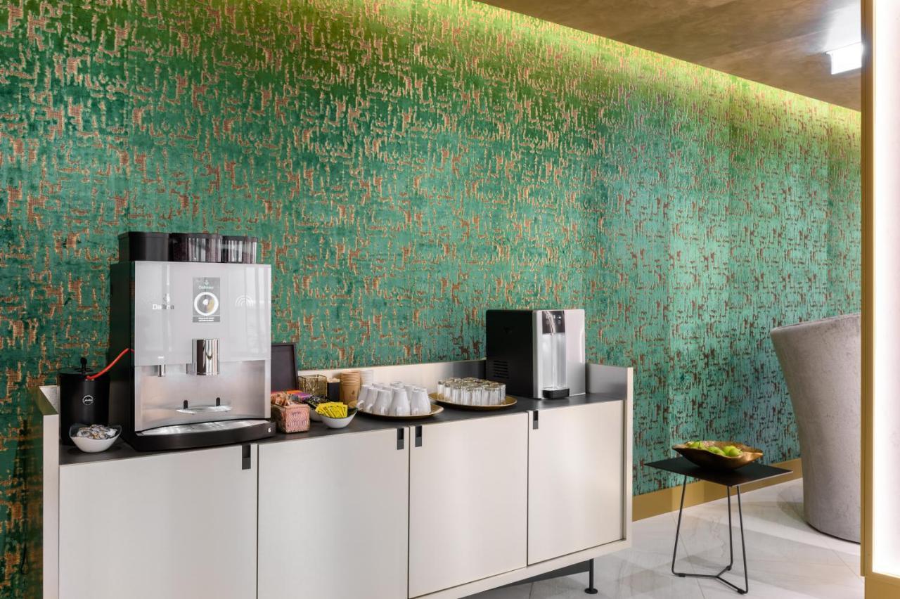 Emerald Downtown Luxury Suites By Continental Group Budapest Exterior foto