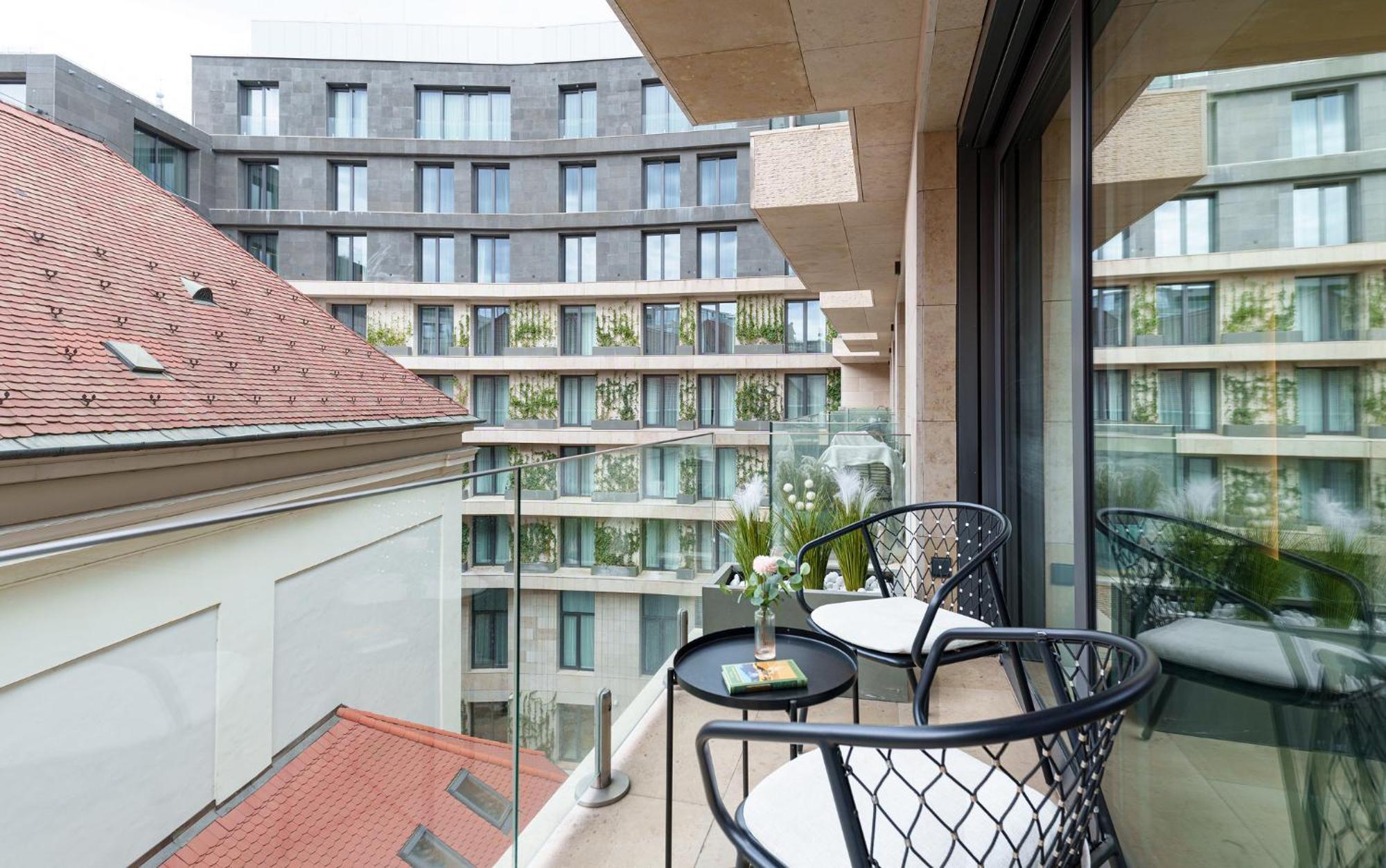 Emerald Downtown Luxury Suites By Continental Group Budapest Exterior foto